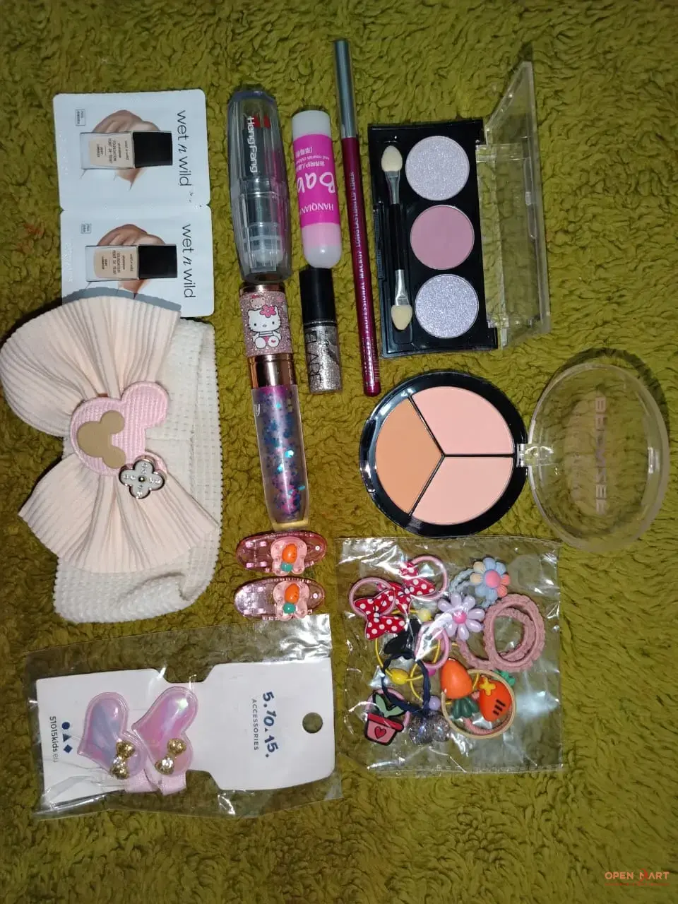 Imported Hair Accessories And Cosmetics Mix Deal